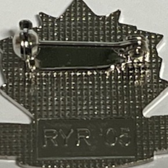 Terriers Mississauga Youth Hockey Club Lapel Hat Pin 1" - Picture 6 of 8